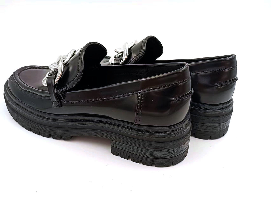 Loafers de pie redondo para mujeres tipo talón plano con parte superior de cuero
