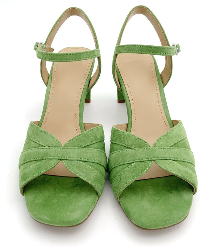 Estilo de correa Mujeres Sandalias de tacón alto con color rojo blanco negro