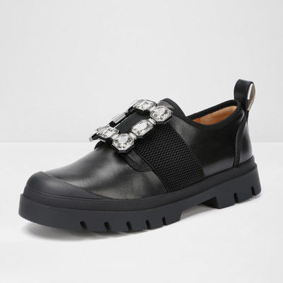 Elegantes zapatos de plataforma femeninos de color rojo con suela exterior de goma