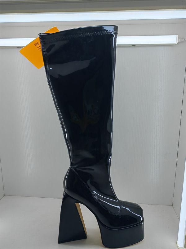 Pull On Tipo de cierre de las mujeres botas de zapatos con talón grueso patrón sólido