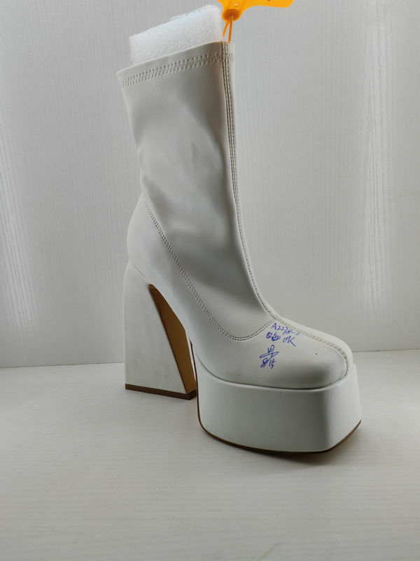 Estilo elegante de las mujeres S botas altas con tira en el cierre para el otoño invierno